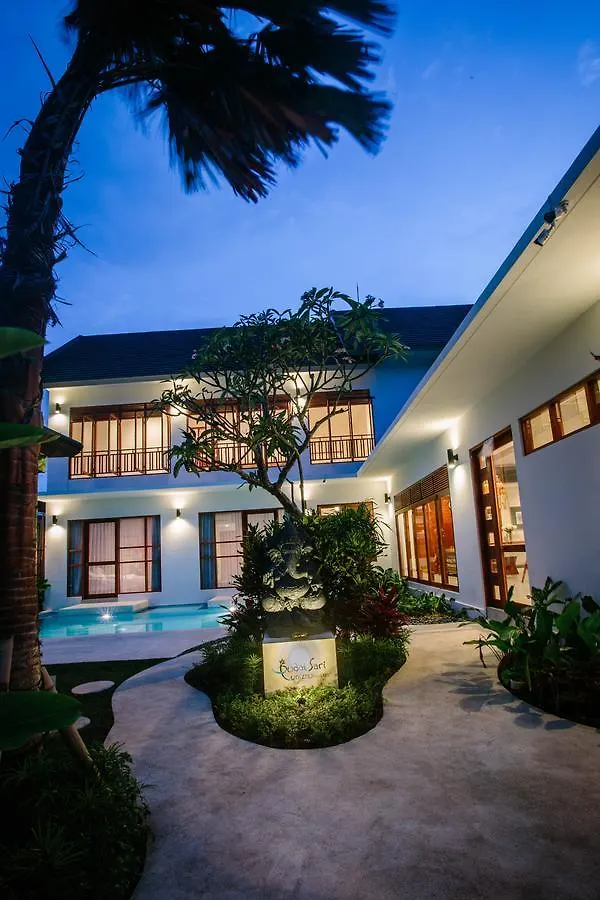Pudak Sari Unizou Hostel Kuta  Indonesia